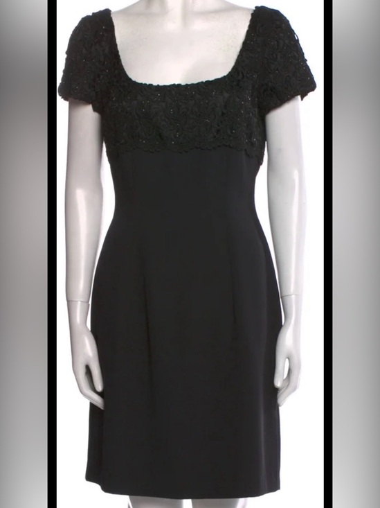 Carmen Marc Valvo Dresses & Skirts - Carmen Marc Valvo Beaded Lace Cocktail Dress - 90s EUC - Fits Modern 8/10